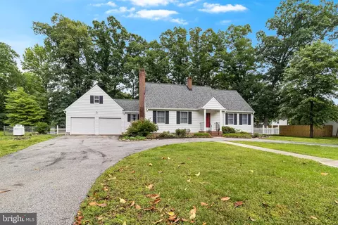 36035 Army Navy Dr, Mechanicsville, MD 20659