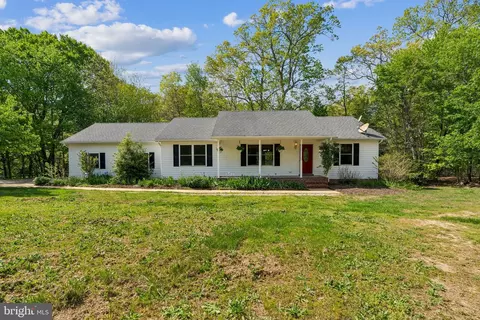 23275 Christy Ct, California, MD 20619