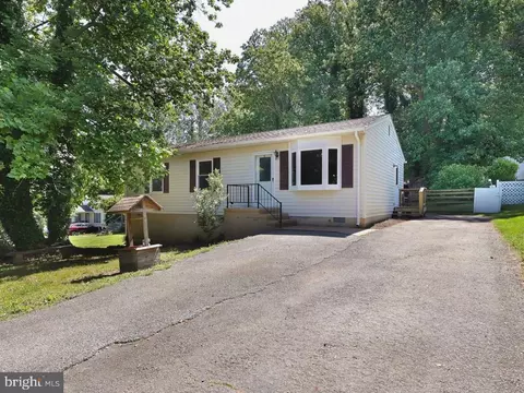 26290 Skyview Dr, Hollywood, MD 20636