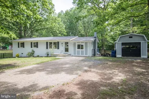 22516 Joan Dr, California, MD 20619