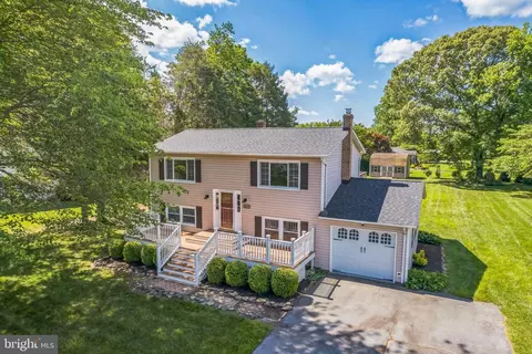 42487 Anne Ct, Hollywood, MD 20636