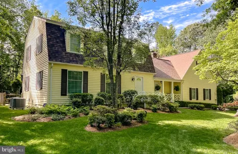 23144 Crestwood Ln, California, MD 20619
