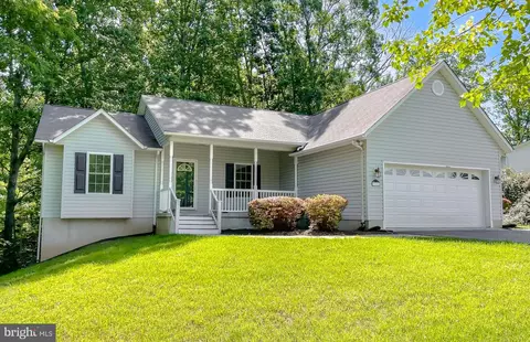 22684 Rue Woods Dr, Lexington Park, MD 20653