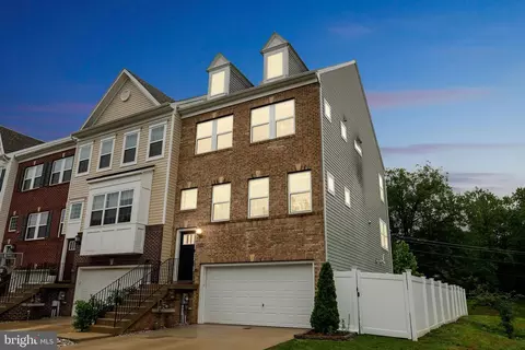 23754 Myrtle Glen Way, California, MD 20619