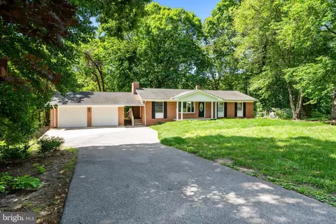 44721 Emma Ln, Hollywood, MD 20636