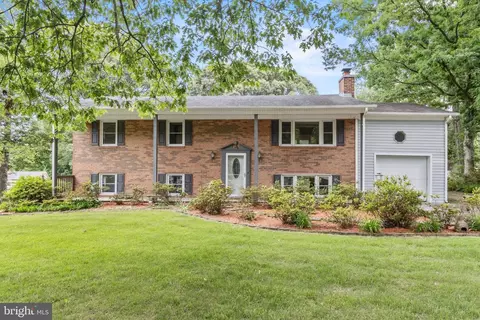 28680 Hancock Dr, Mechanicsville, MD 20659