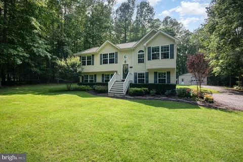 25761 Ricky Dr, Hollywood, MD 20636