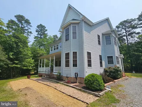 18121 Yoda Ln, Lexington Park, MD 20653