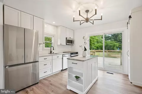 27136 Dogwood Ln, Mechanicsville, MD 20659