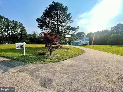 25795 Shamrock Ln, Mechanicsville, MD 20659