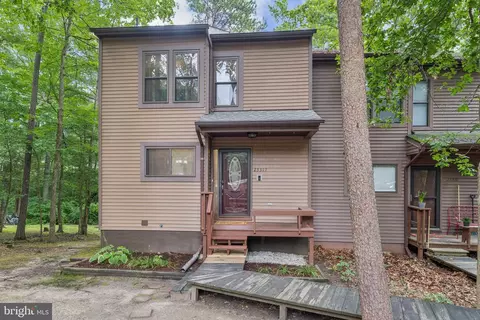 23317 Red Oak Ct, California, MD 20619