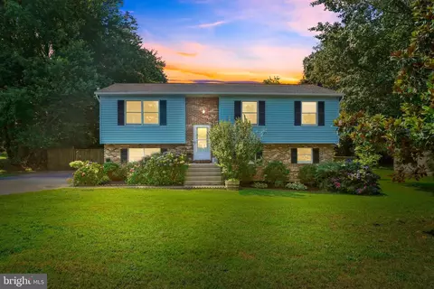 35799 Army Navy Dr, Mechanicsville, MD 20659