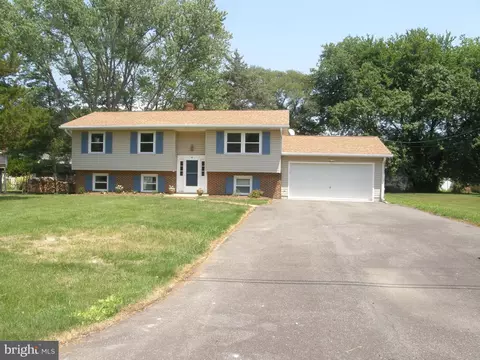 21456 Lynn Dr, Lexington Park, MD 20653