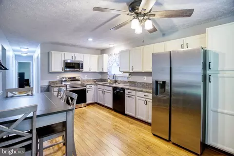 26082 Cresent Ln, Mechanicsville, MD 20659
