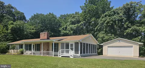 24735 Red Hill Ct, Hollywood, MD 20636
