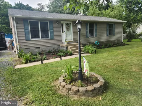 26413 Hillendale Rd, Hollywood, MD 20636