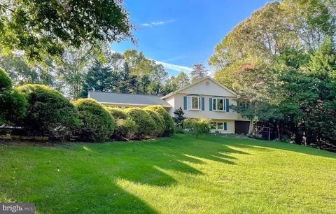 39620 Ellen Ct, Mechanicsville, MD 20659