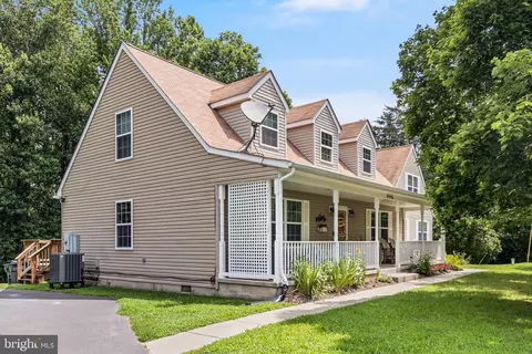 37978 George F Dr, Mechanicsville, MD 20659