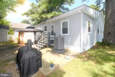 Exterior - 17309 Piney Point Rd, Piney Point, MD 20674 photo 1 of 4