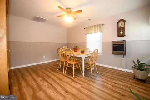Dining - 17309 Piney Point Rd, Piney Point, MD 20674 photo 2 of 3