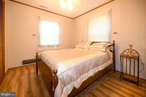 Bedroom - 17309 Piney Point Rd, Piney Point, MD 20674 photo 3 of 5