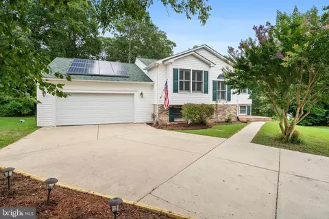 20796 Red Rose Ct, Lexington Park, MD 20653