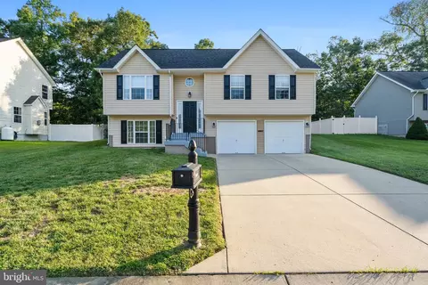 46657 Robert Leon Dr, Lexington Park, MD 20653