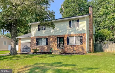 21645 Defender St, Lexington Park, MD 20653