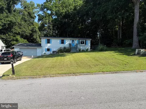 35866 Army Navy Dr, Mechanicsville, MD 20659