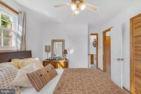 Bedroom - 24385 Macarthur Dr, Chaptico, MD 20621 photo 2 of 4