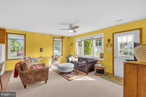 Living - 24385 Macarthur Dr, Chaptico, MD 20621 photo 1 of 1