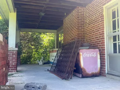 Exterior - 17677 Three Notch Rd, Dameron, MD 20628 photo 6 of 10