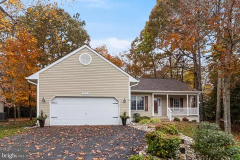 23165 Heatherwood Ln, California, MD 20619