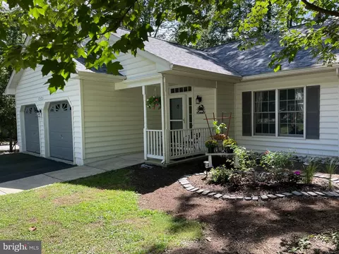 23125 Winterberry Ln, California, MD 20619