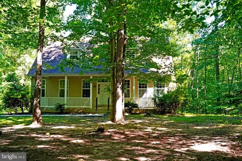 25005 Secretariate Dr, Hollywood, MD 20636