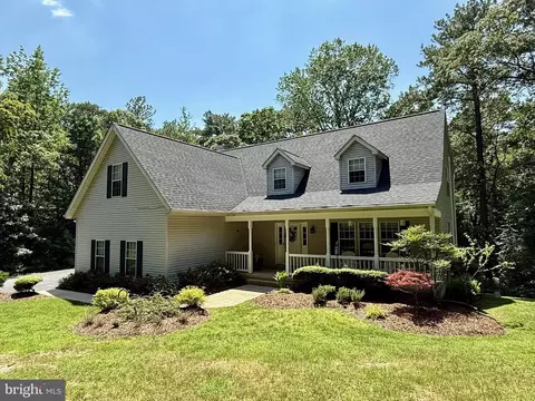 23185 Piney Wood Cir, California, MD 20619