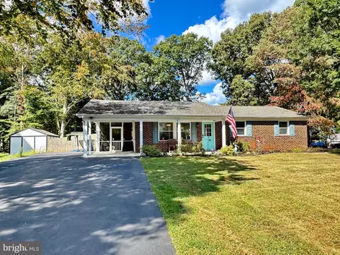 25890 Hills Dr, Mechanicsville, MD 20659