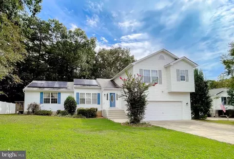 20804 Red Rose Ct, Lexington Park, MD 20653