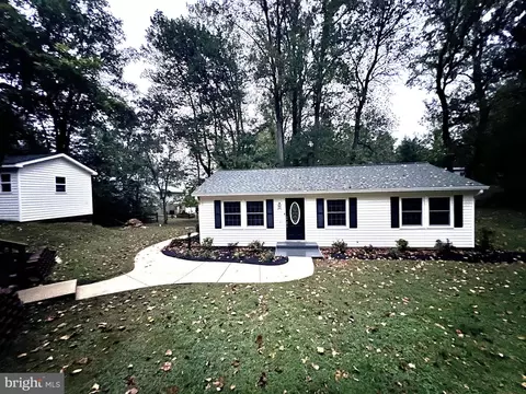26221 Skyview Dr, Hollywood, MD 20636