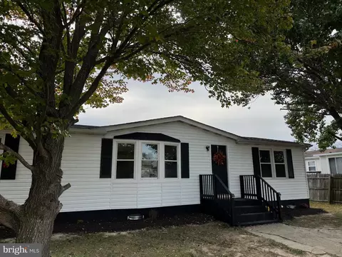 22436 Macarthur Blvd, California, MD 20619
