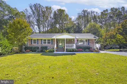 24280 Hunt Ct, Hollywood, MD 20636