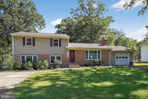 22860 Maple Rd, Lexington Park, MD 20653