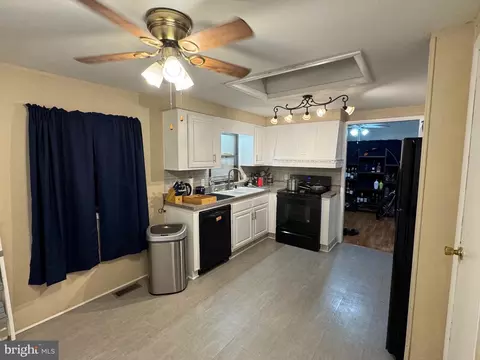 22518 Armsworthy Ct, California, MD 20619