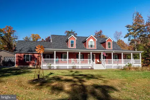 26000 Sycamore Dr, Mechanicsville, MD 20659