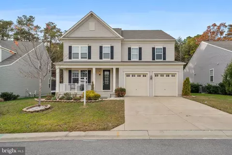 23525 Lilliflora Dr, California, MD 20619