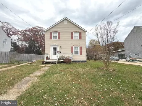 21660 N Essex Dr, Lexington Park, MD 20653