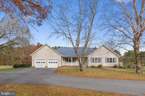 46170 N Greens Rest Dr, Great Mills, MD 20634