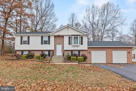 38050 Edinview Ct, Mechanicsville, MD 20659