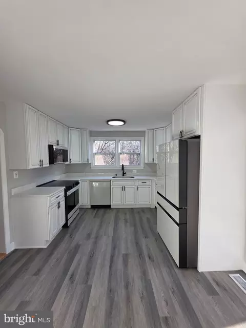 25294 Vista Rd, Hollywood, MD 20636