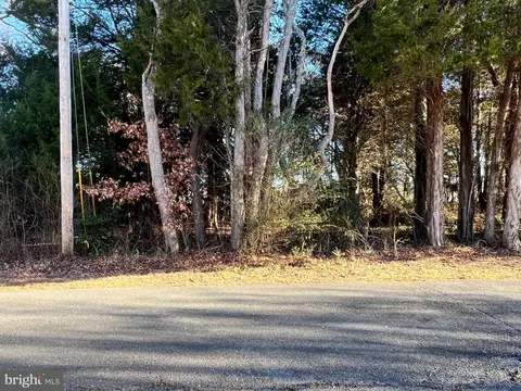 Bay Dr, Chaptico, MD 20621
